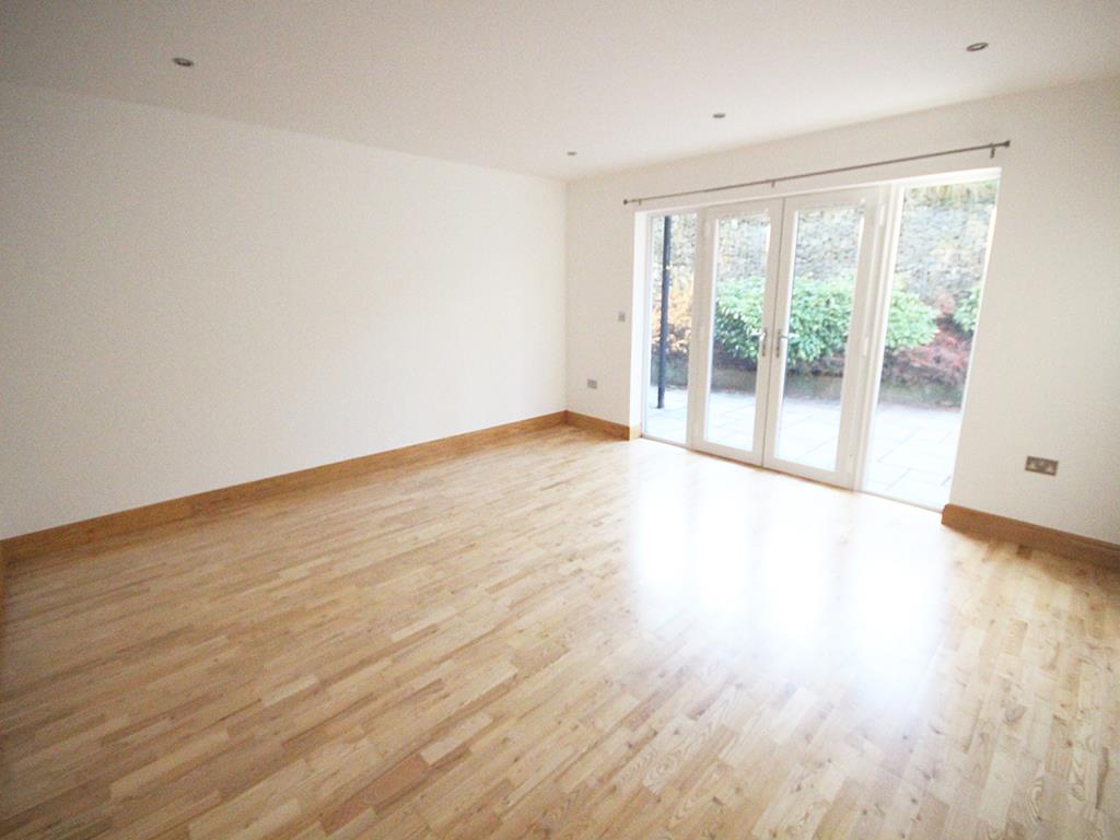 2 bedroom apartment For Sale in Foulridge, Colne - IMG_0266.jpg